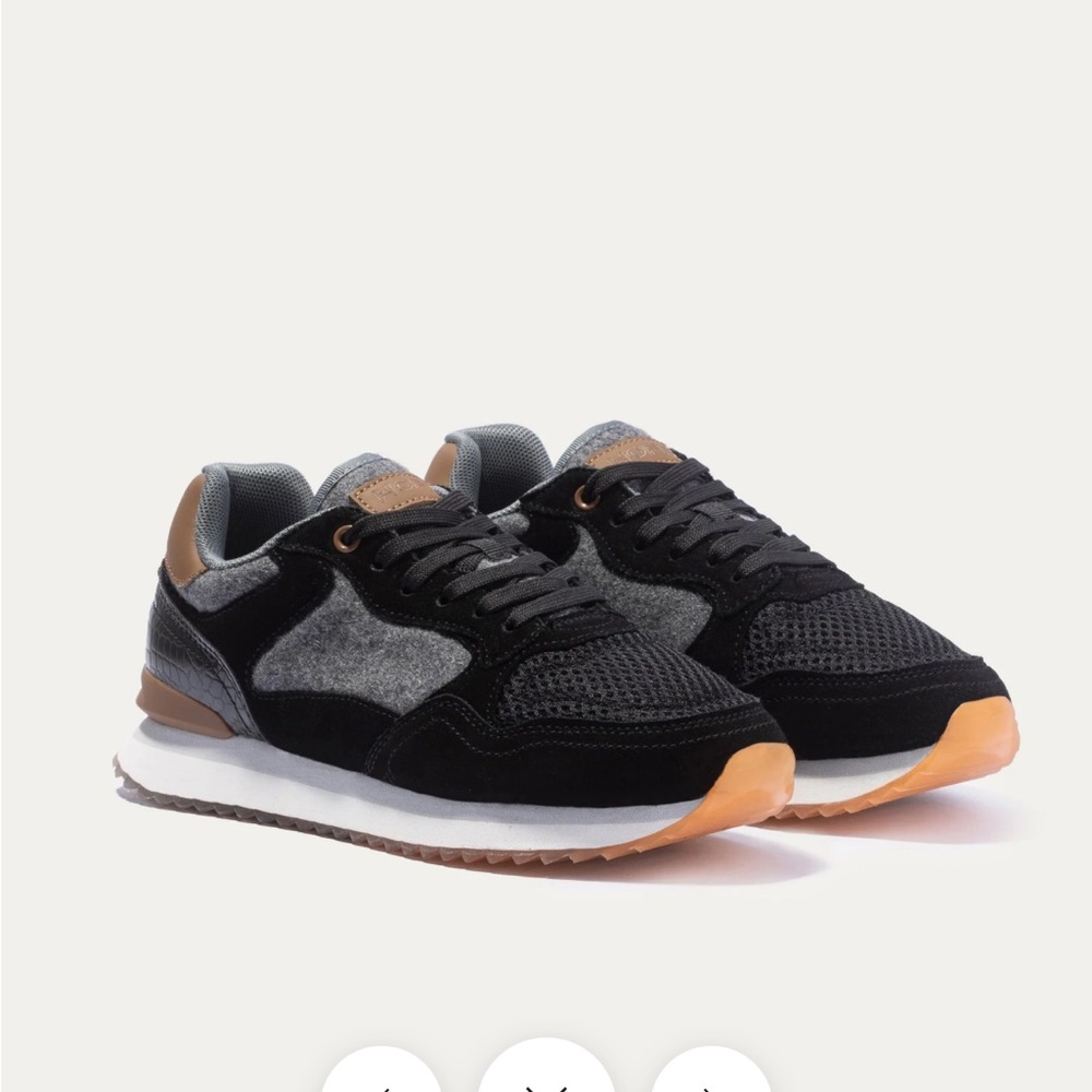Black and Gray Women's Fashion Sneakers